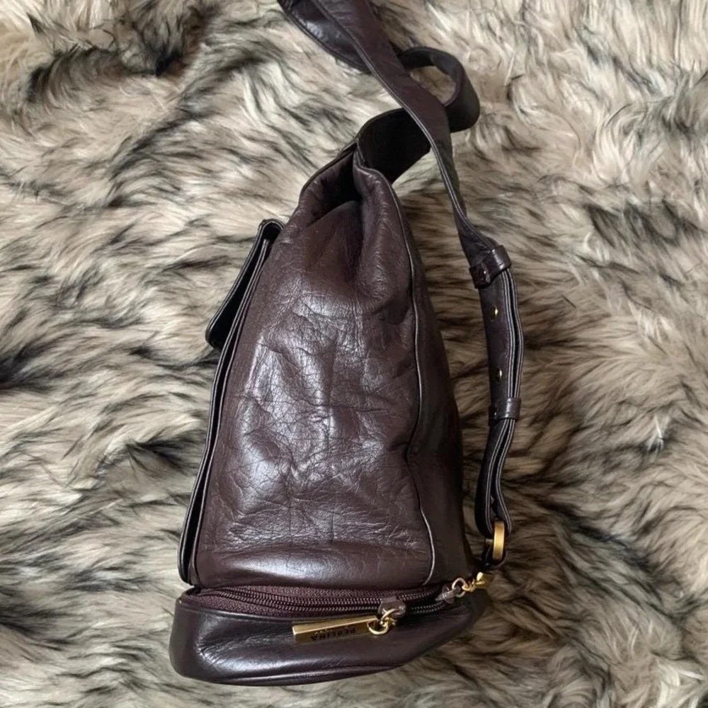 Perlina Sling Backpack Women OS Dark‎ Brown Good Leather Teardrop Gold purse